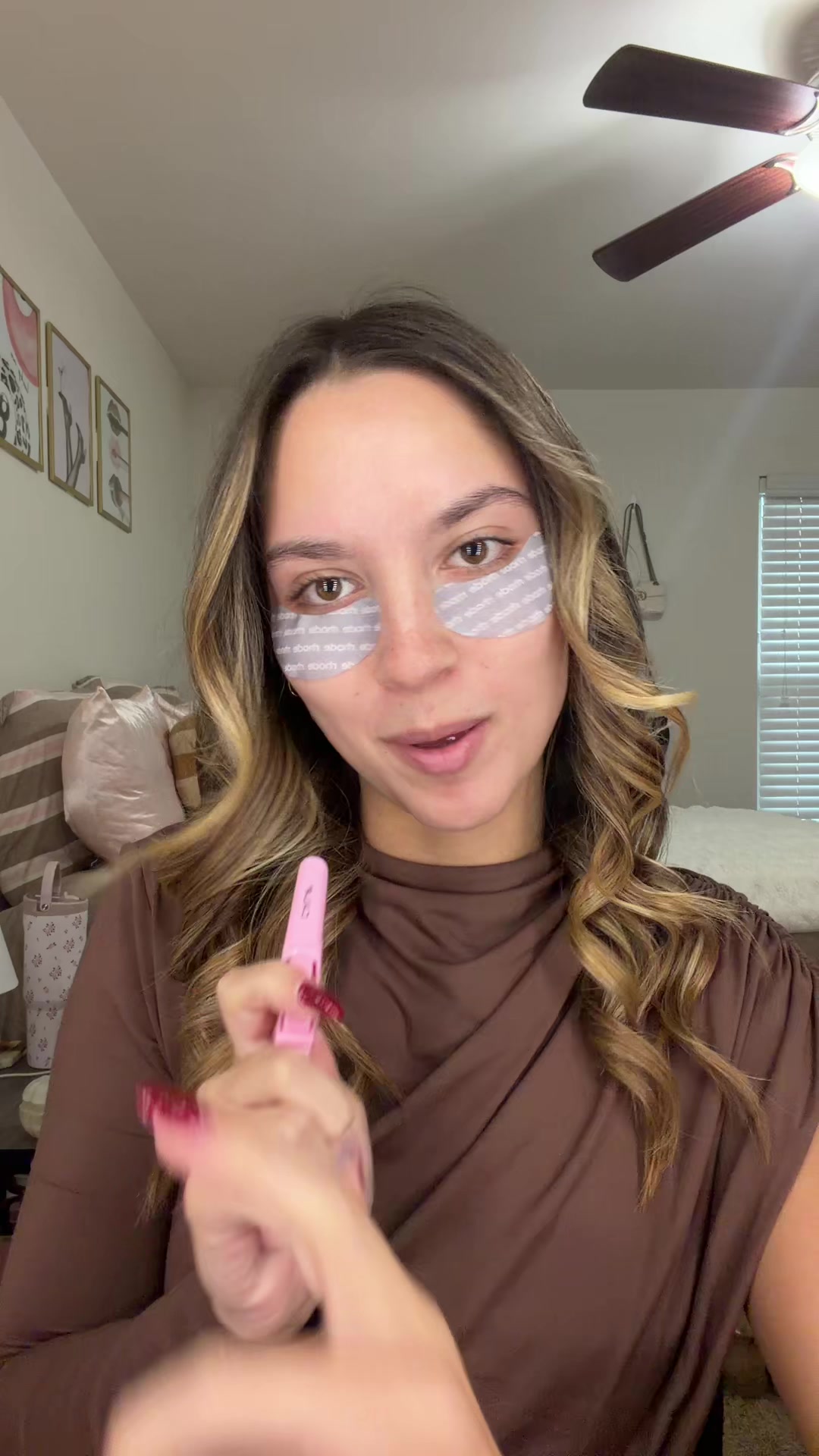@juliaawhitaker