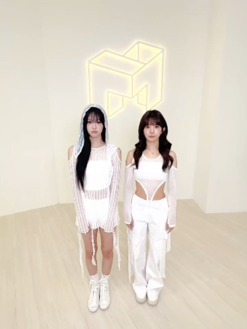 @tripleS