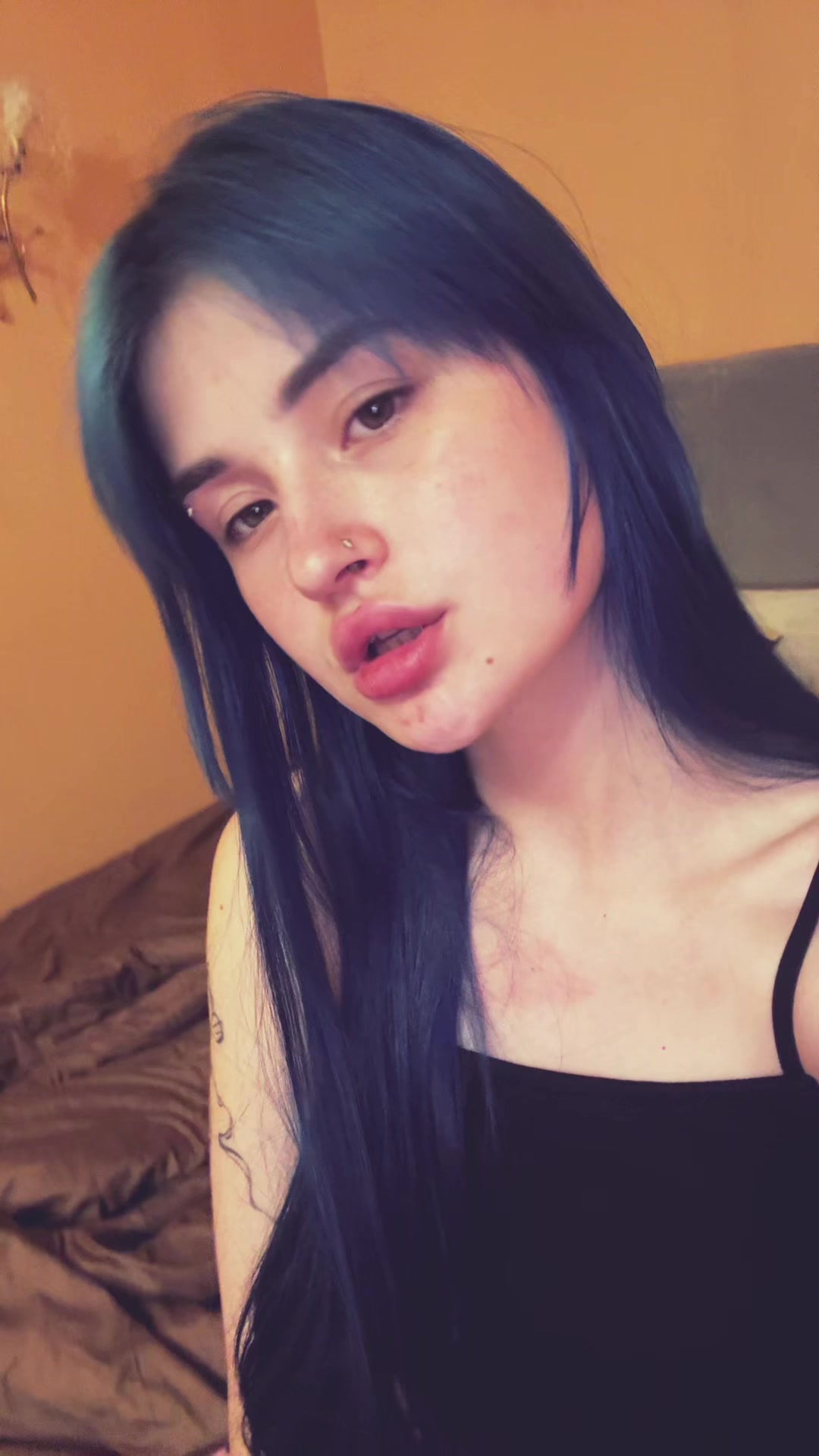 @что она тут забыла?