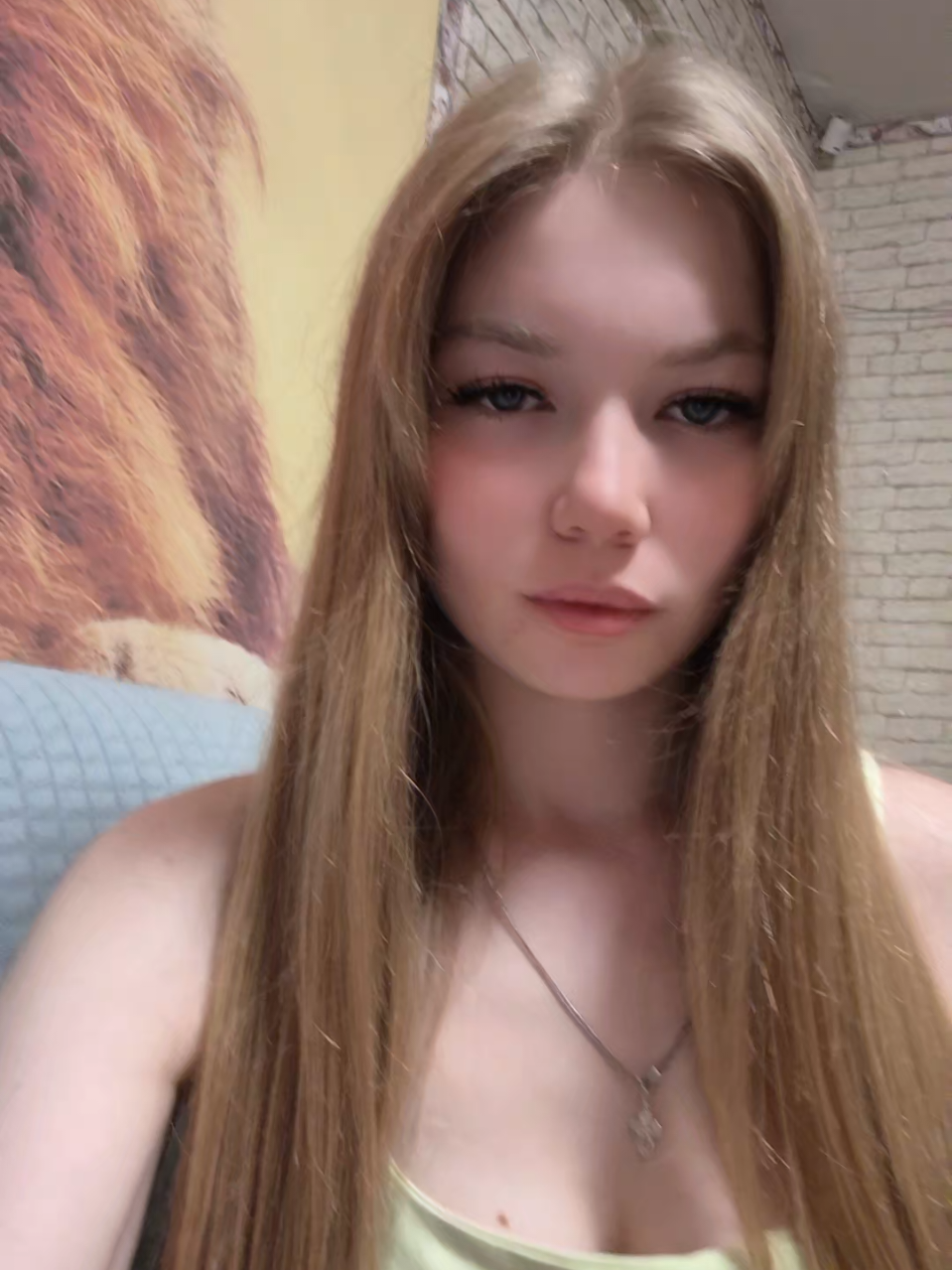 @Анютик😈