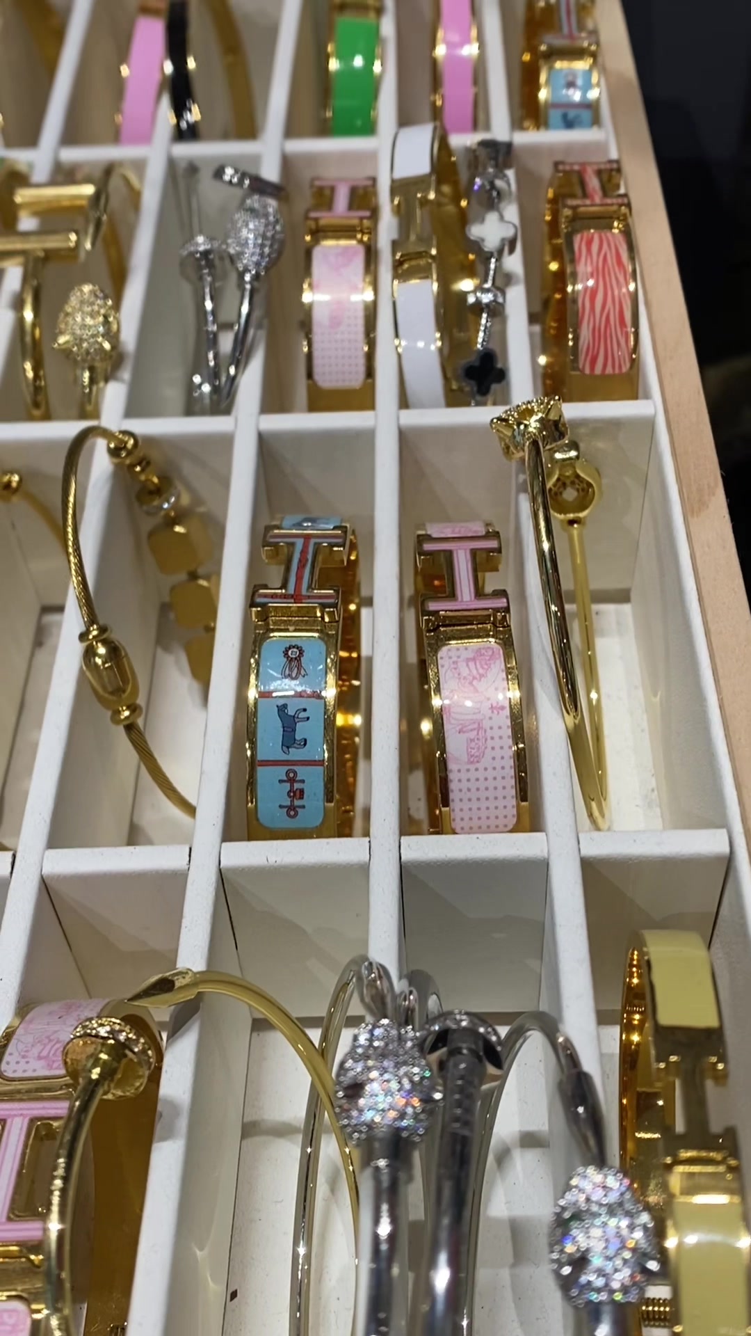 @RoyalGold™