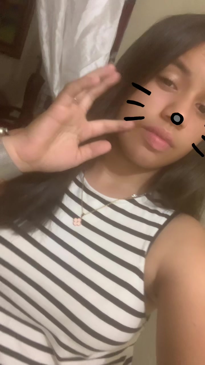 @🧍🏻&zwj;♀️👸🏻