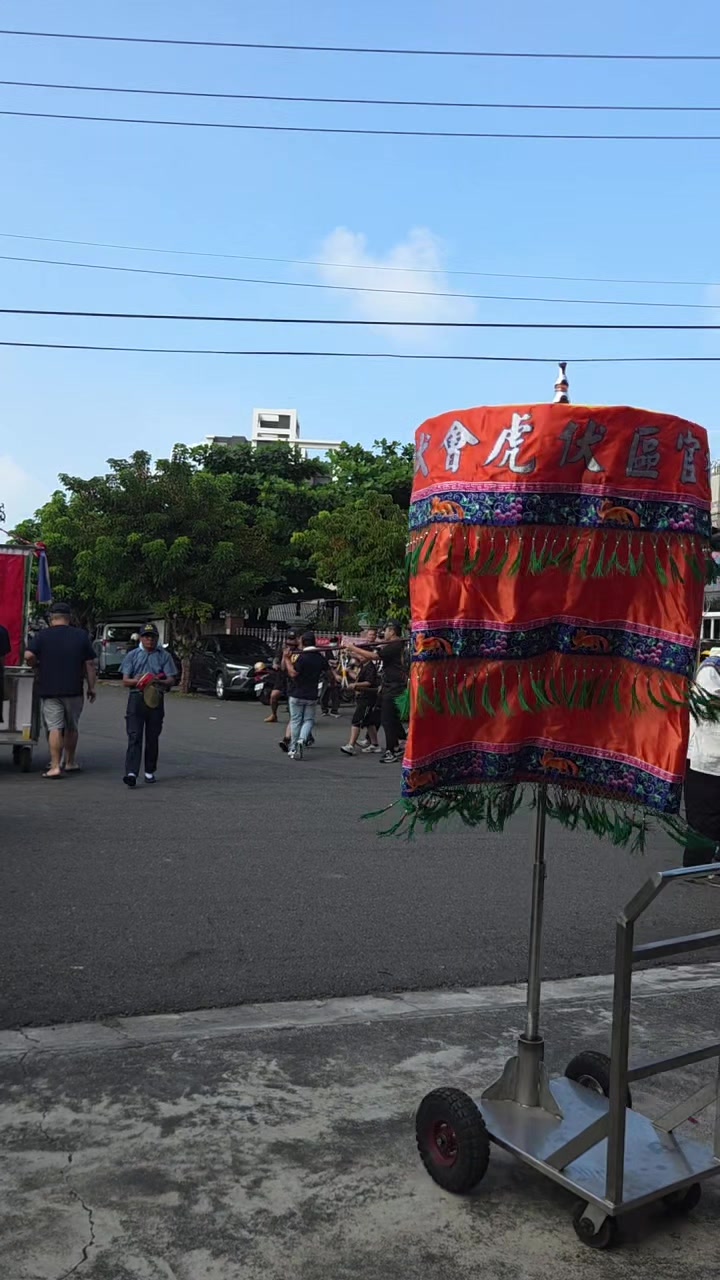 @帥哥跑廟會