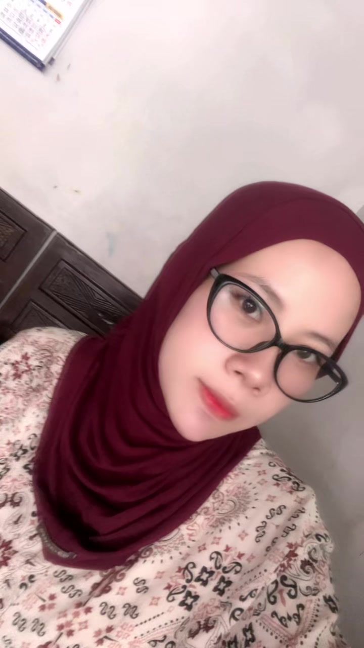 @hiiinielsaaa