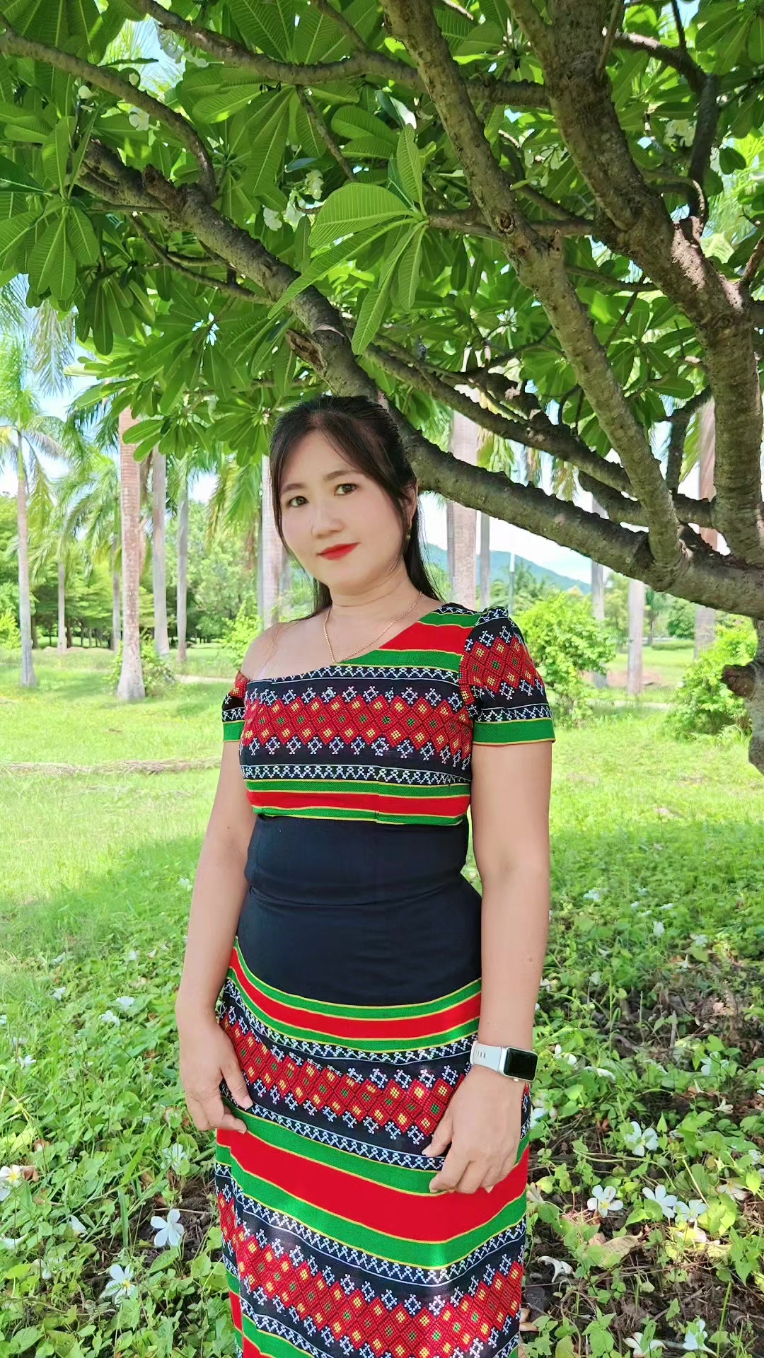 @🦋Song Laypyay Hnin (official)
