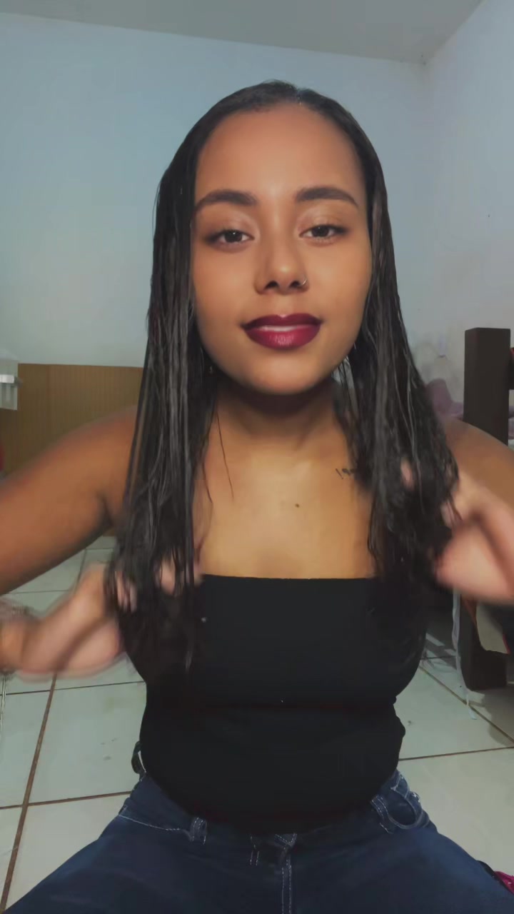 @itsnaraelle