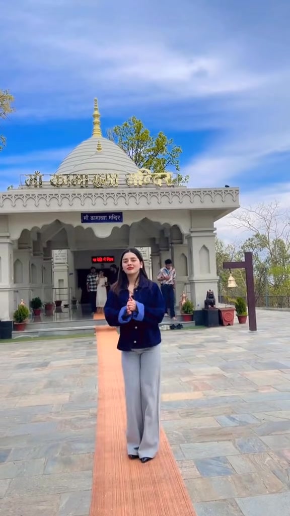 @करिश्मा🦋