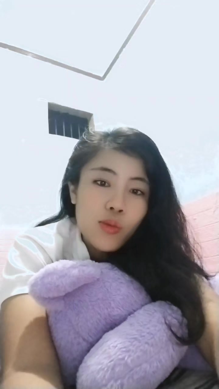 @Ms. Gem 💎🍒.