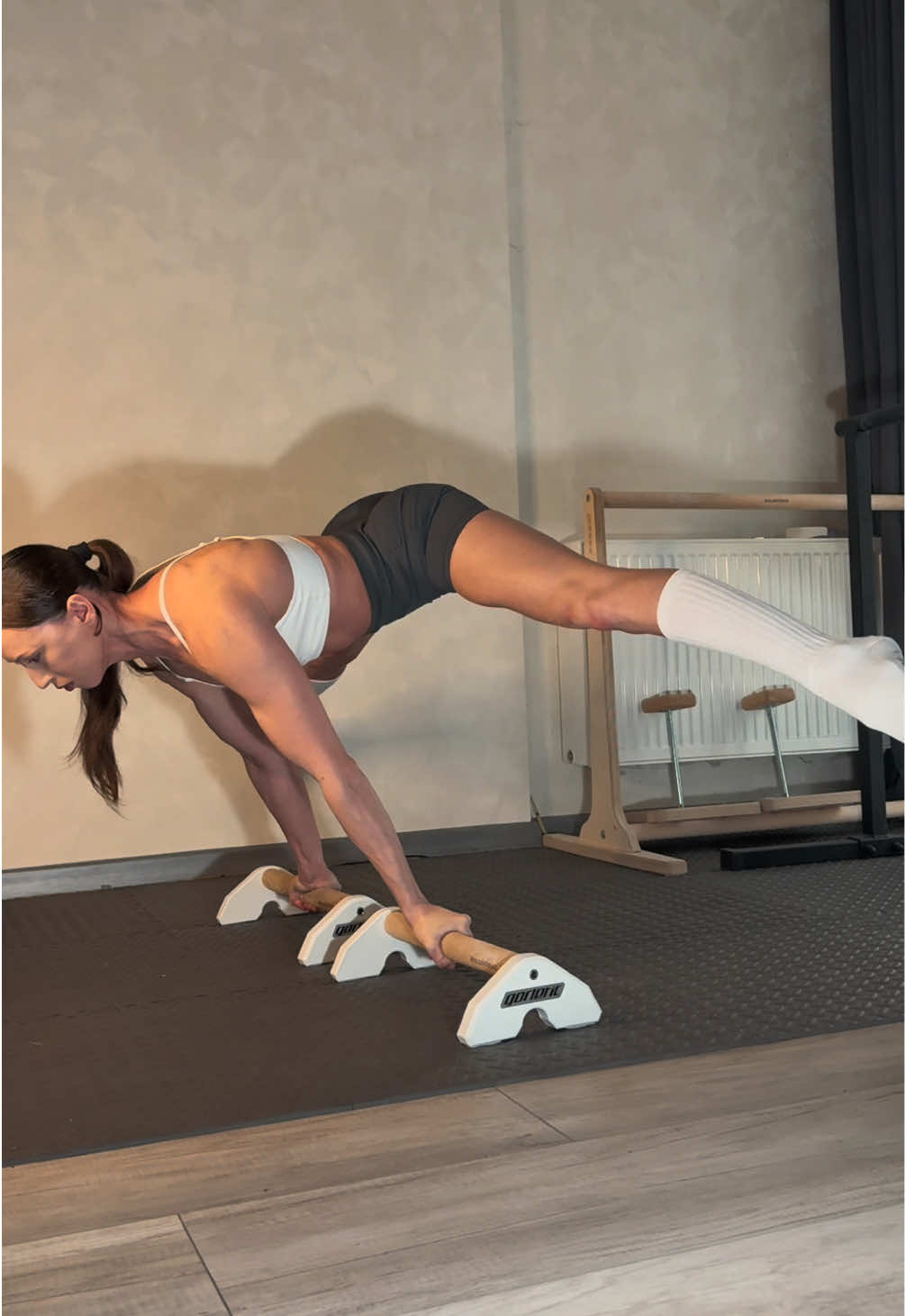 @lena.calisthenics