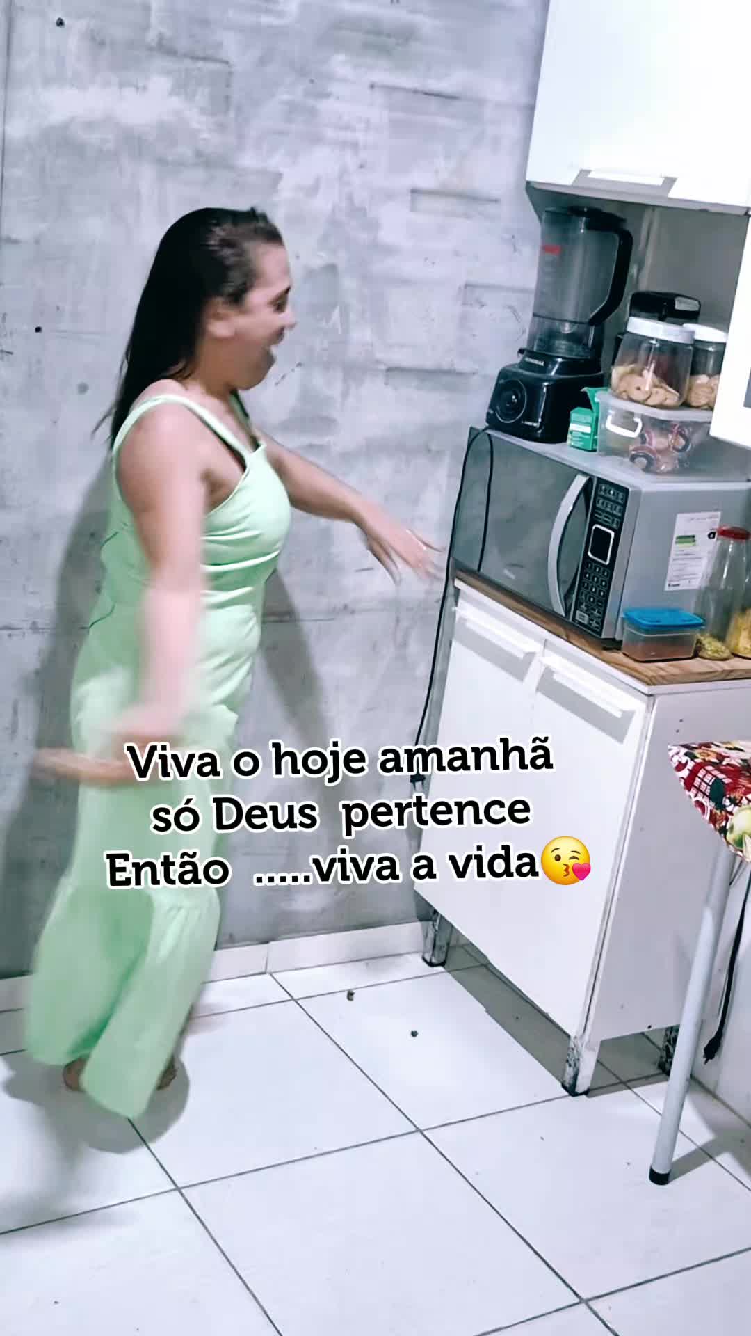 @Lilifeliz