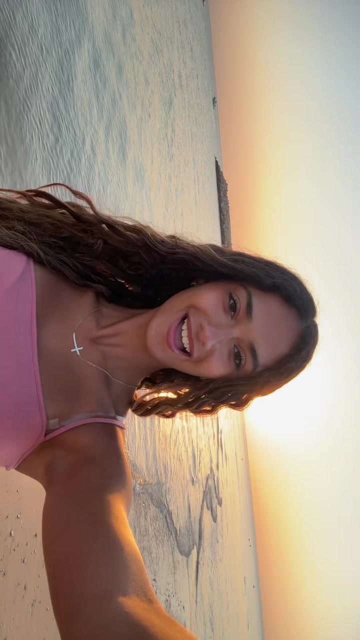 @Lara<3