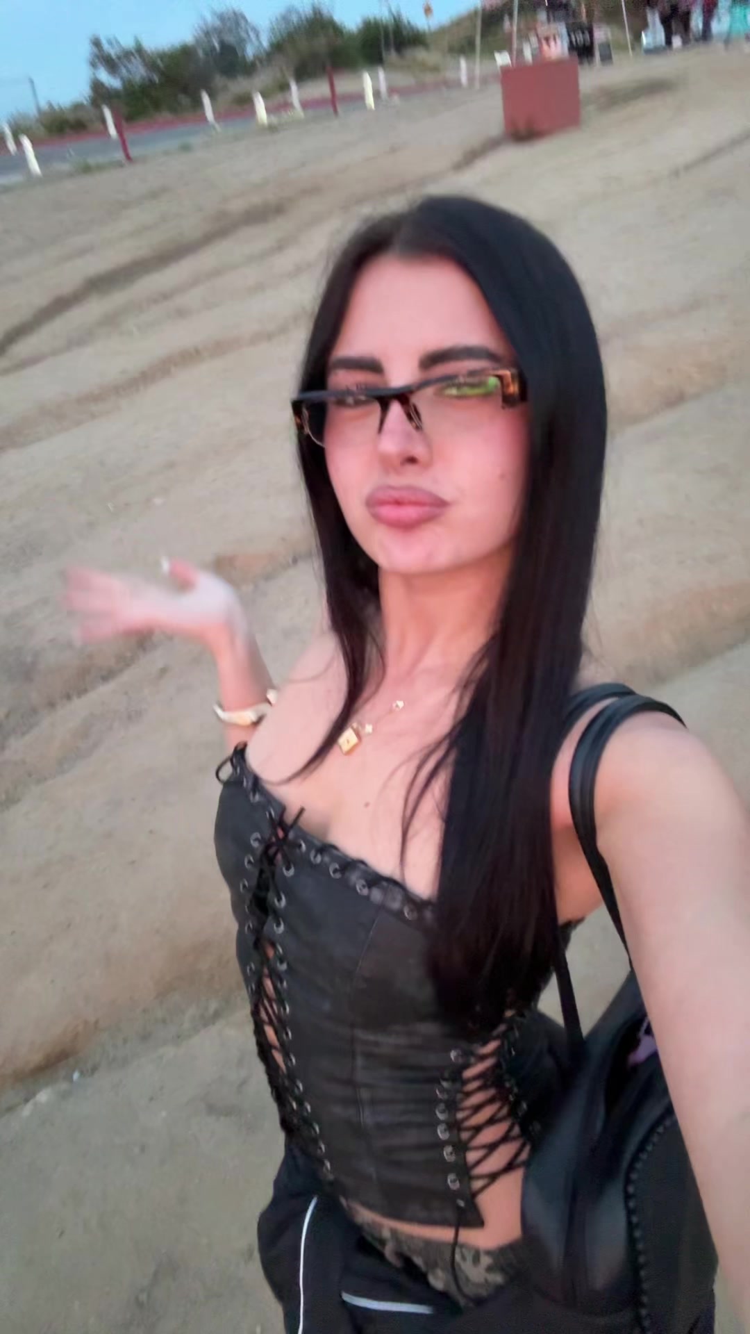 @milla4friends