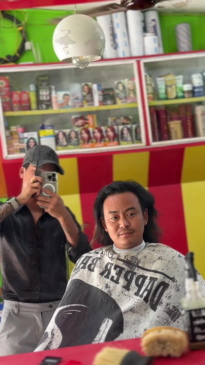 @gwaltar shyam vai hair cutting