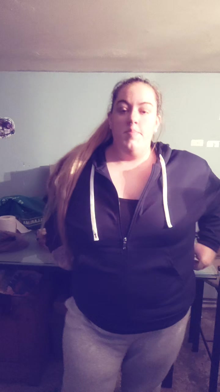 @CurvyQueenbaby