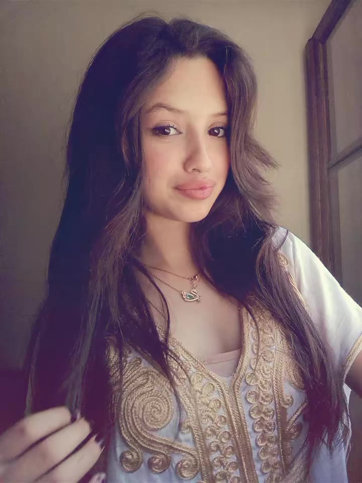 @أَيَــــــــــــةٰ🇲🇦