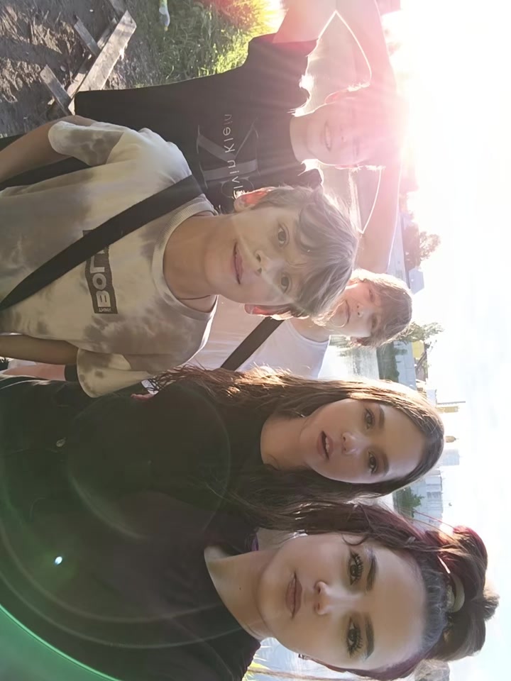 @Каролина