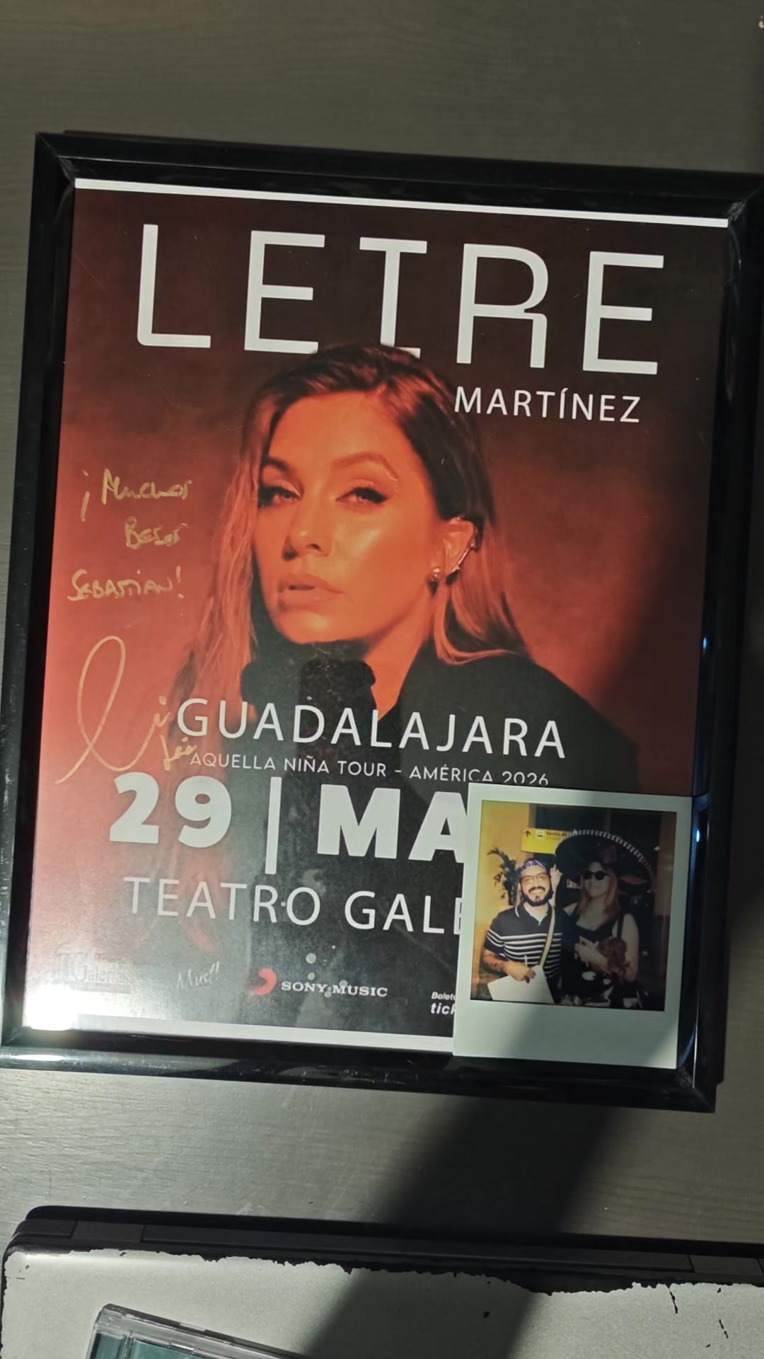 @La T&iacute;a Spinel