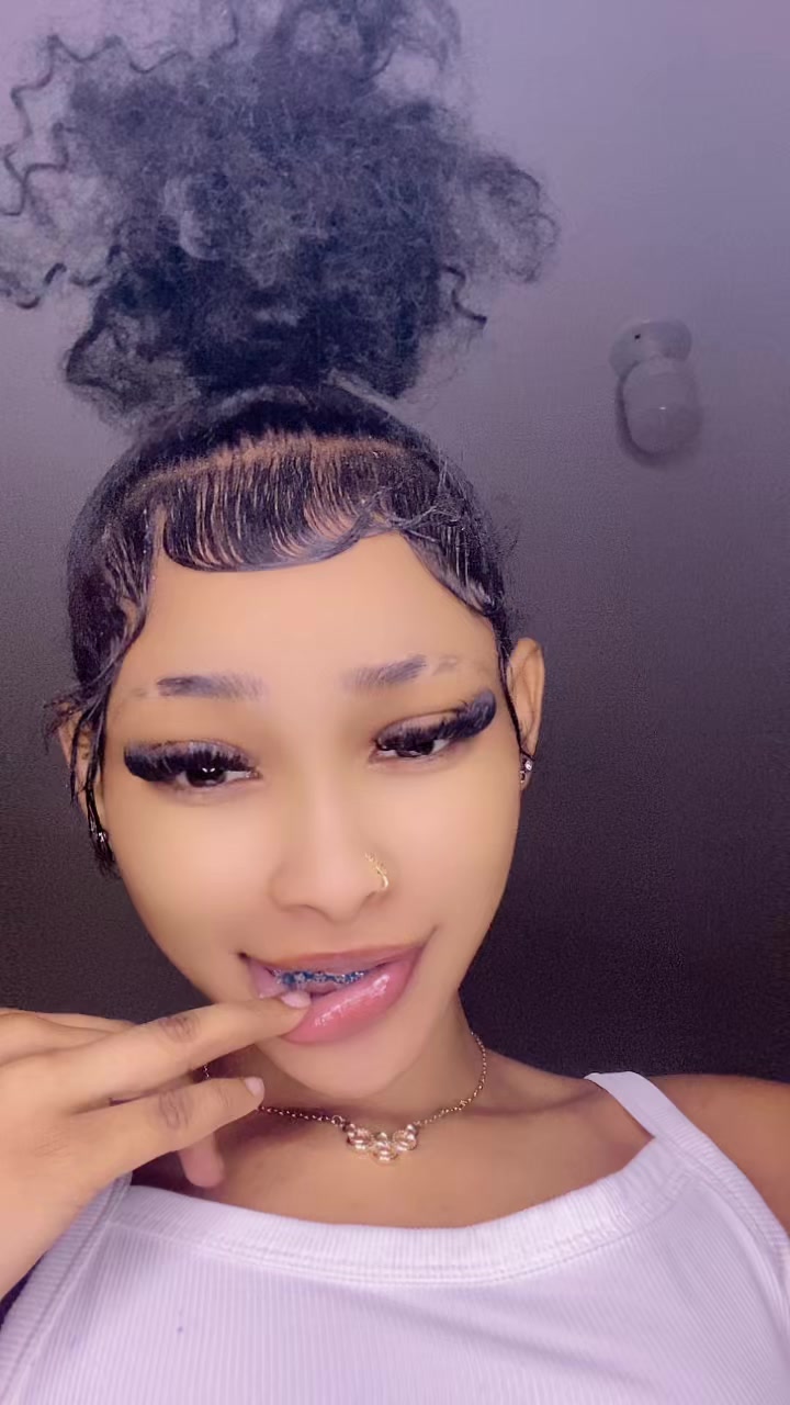 @Pretty_R🕷️