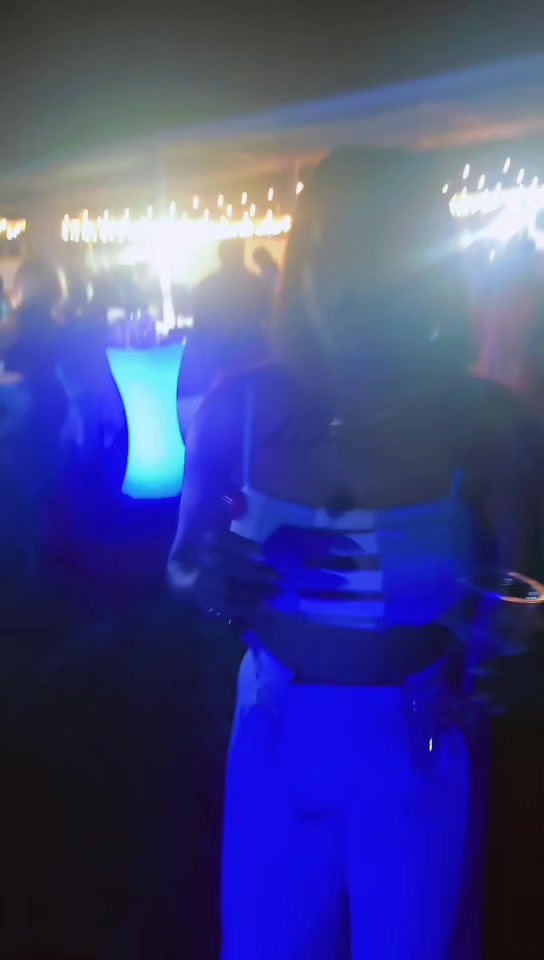 @TheVibezStylistNicole
