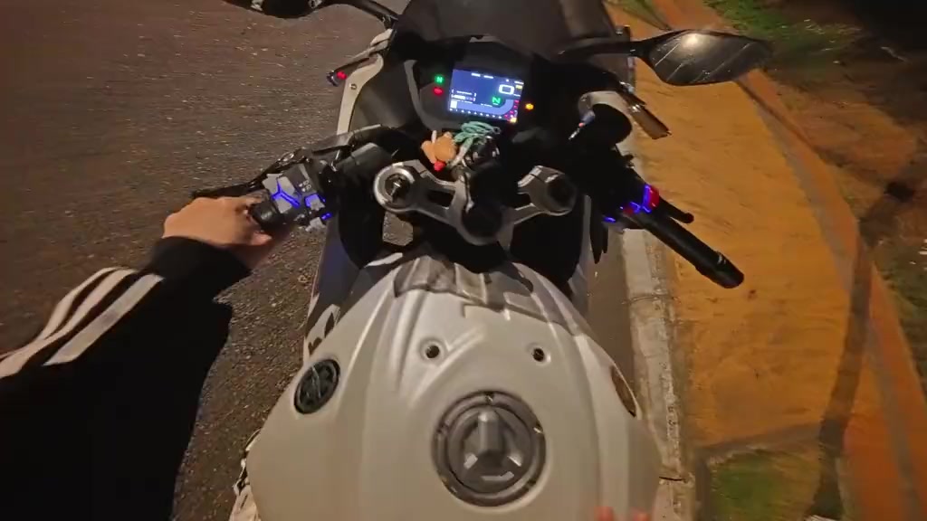 @破碎的心。