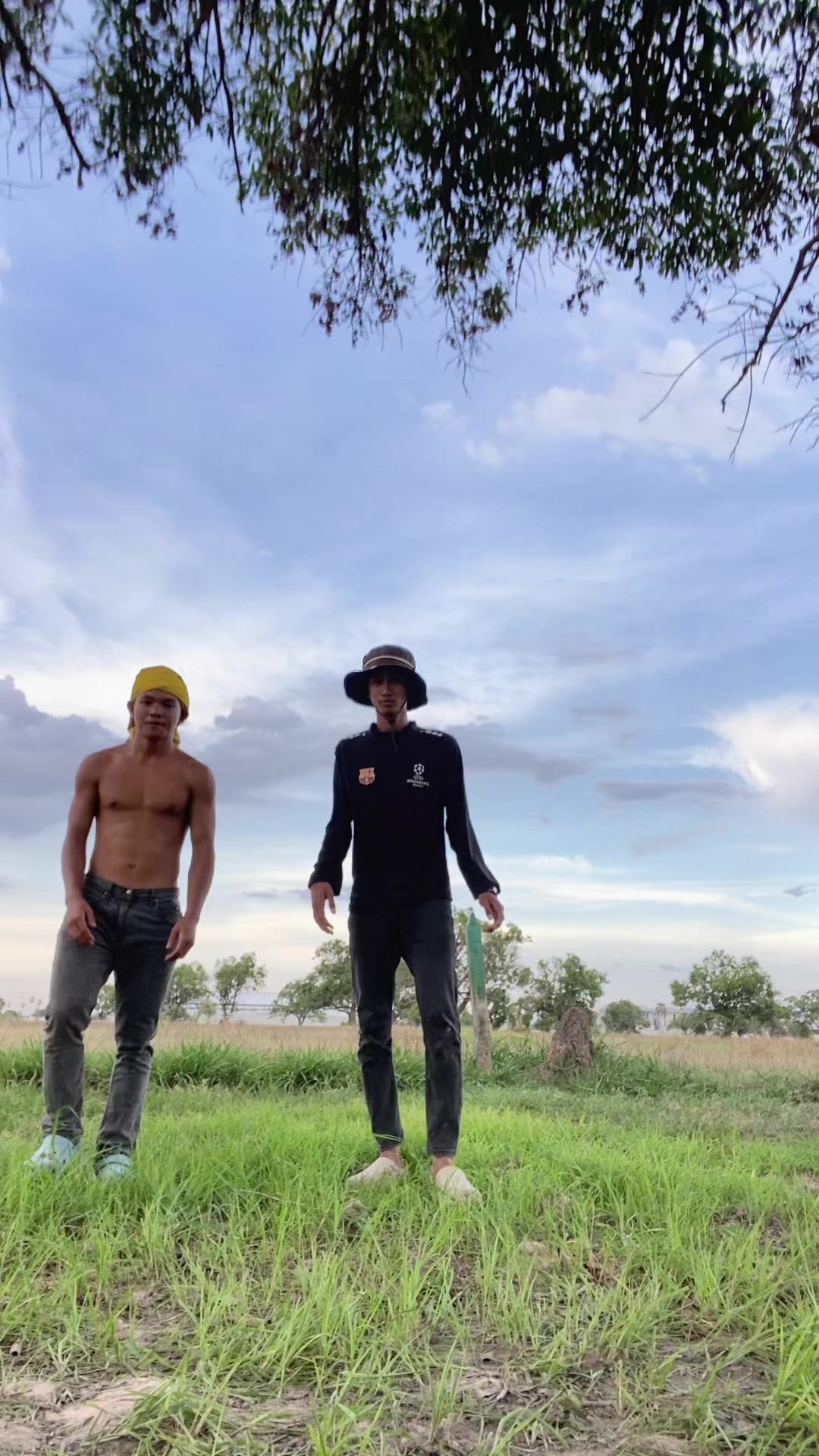 @បូរ ទំនើង