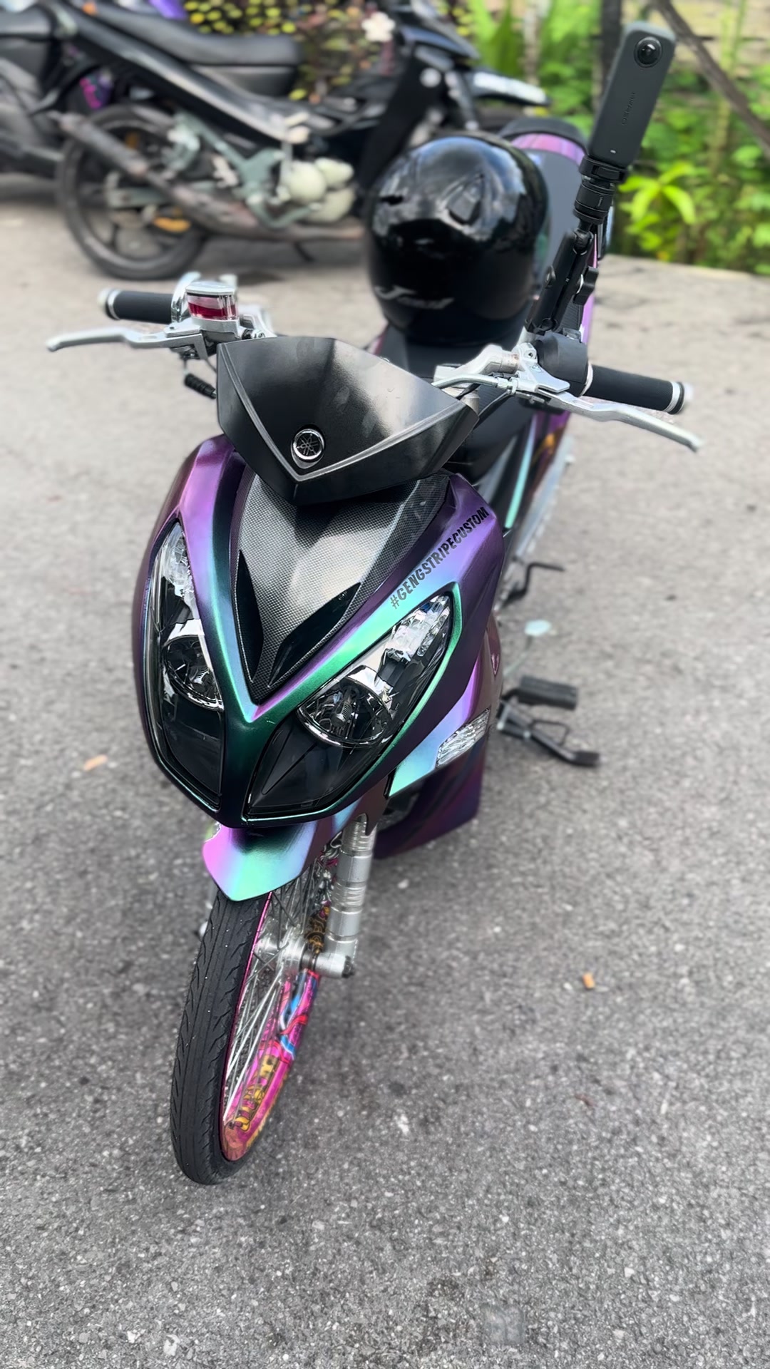 @👻