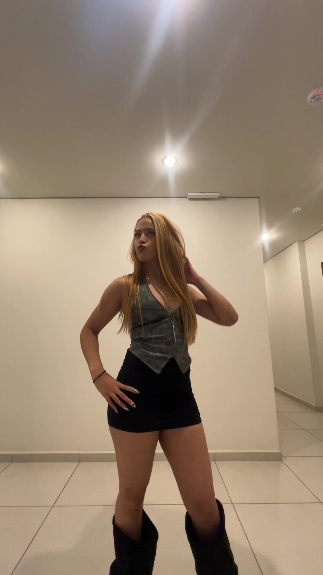 @Lailla