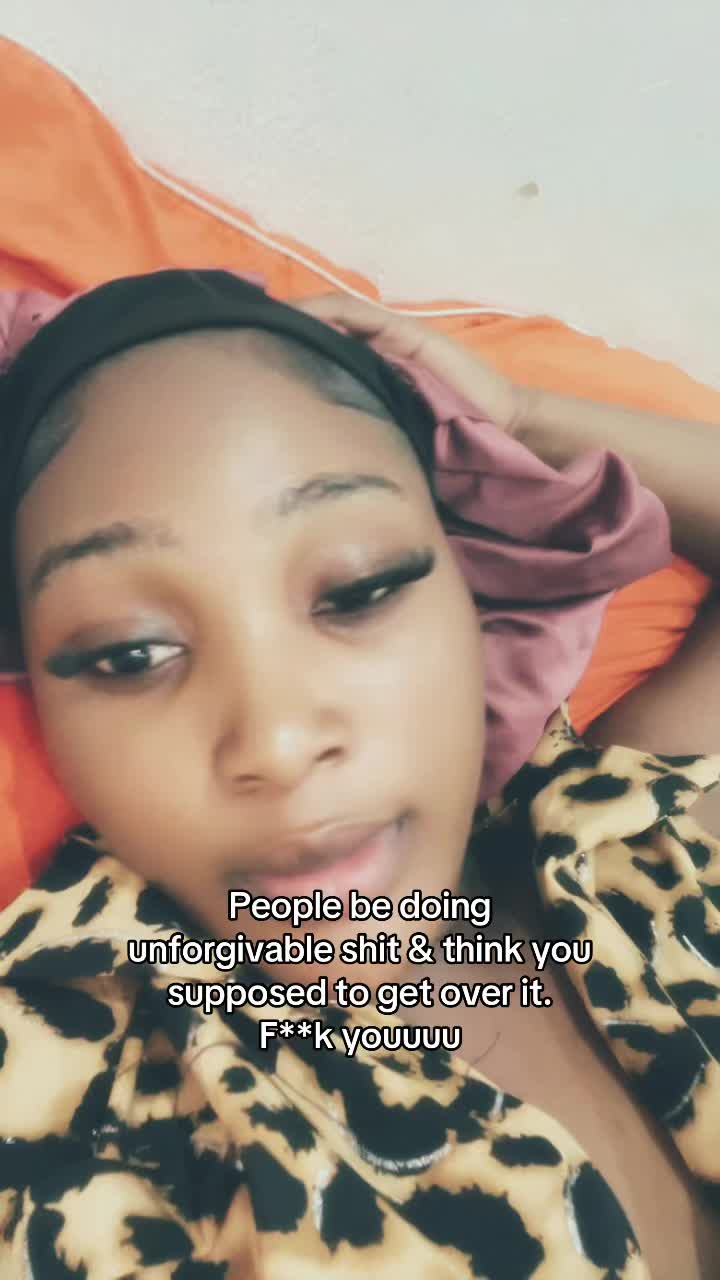 @꧁༺ 🧜♀️kina🇬🇭🍑༻꧂