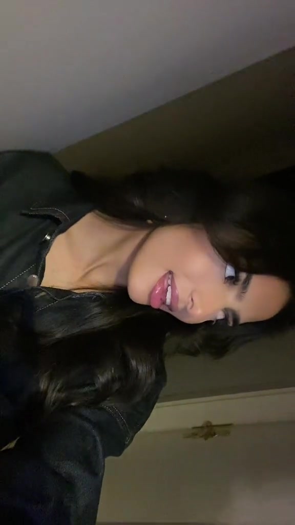 @☬
