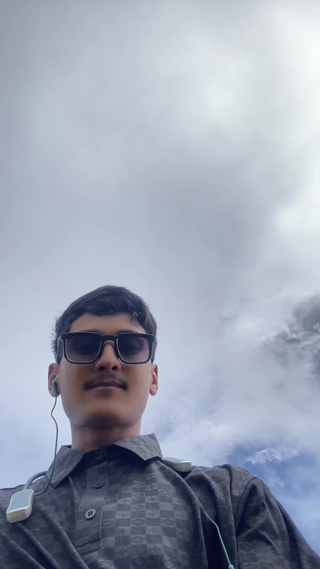 @रुम्बा❣️मुकु❣️🐇🐇