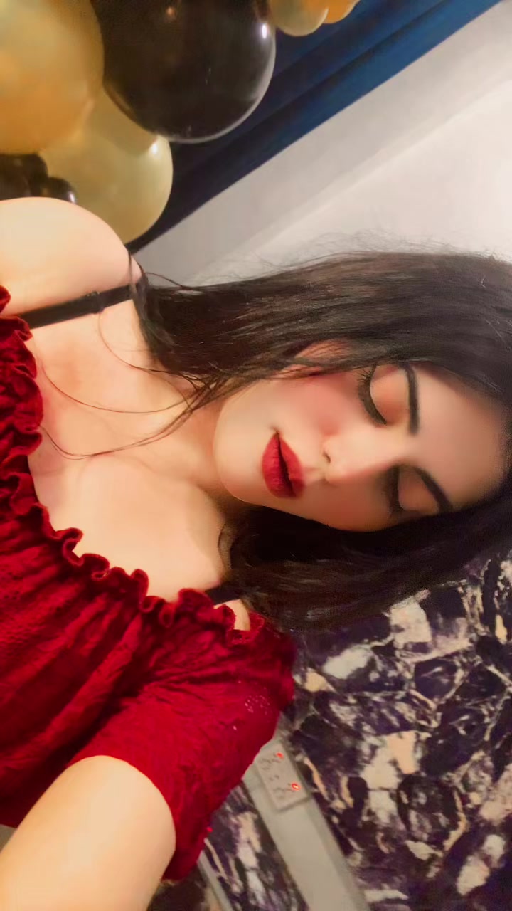 @Only🥵Madihaa