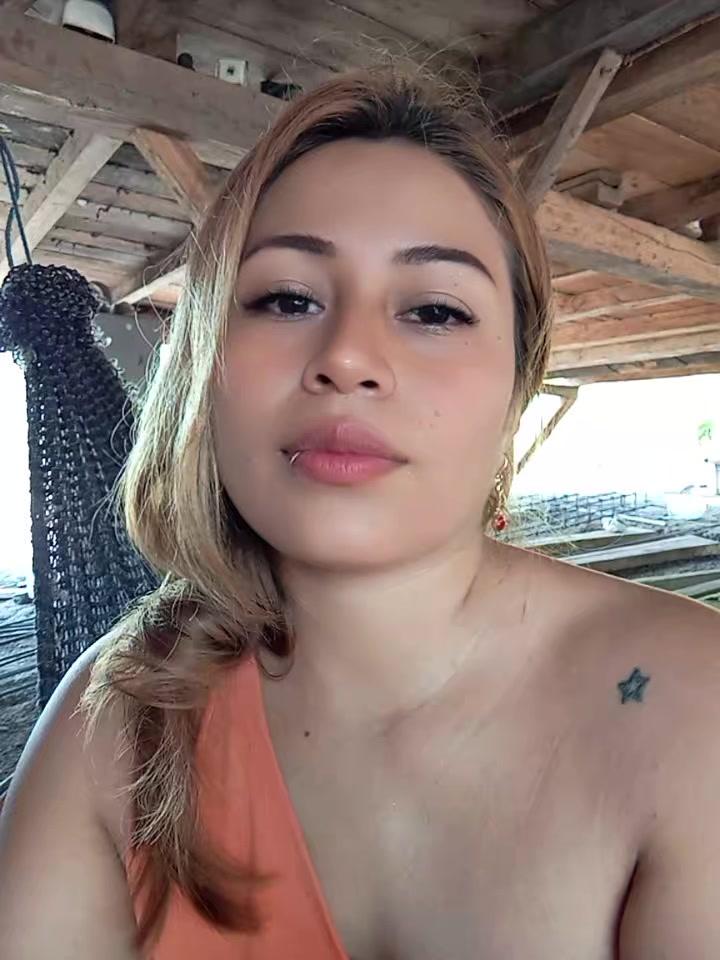 @ᥫ᭡ ⋆  𝓜𝓸𝓻𝓮𝓷𝓪  ⋆｡
