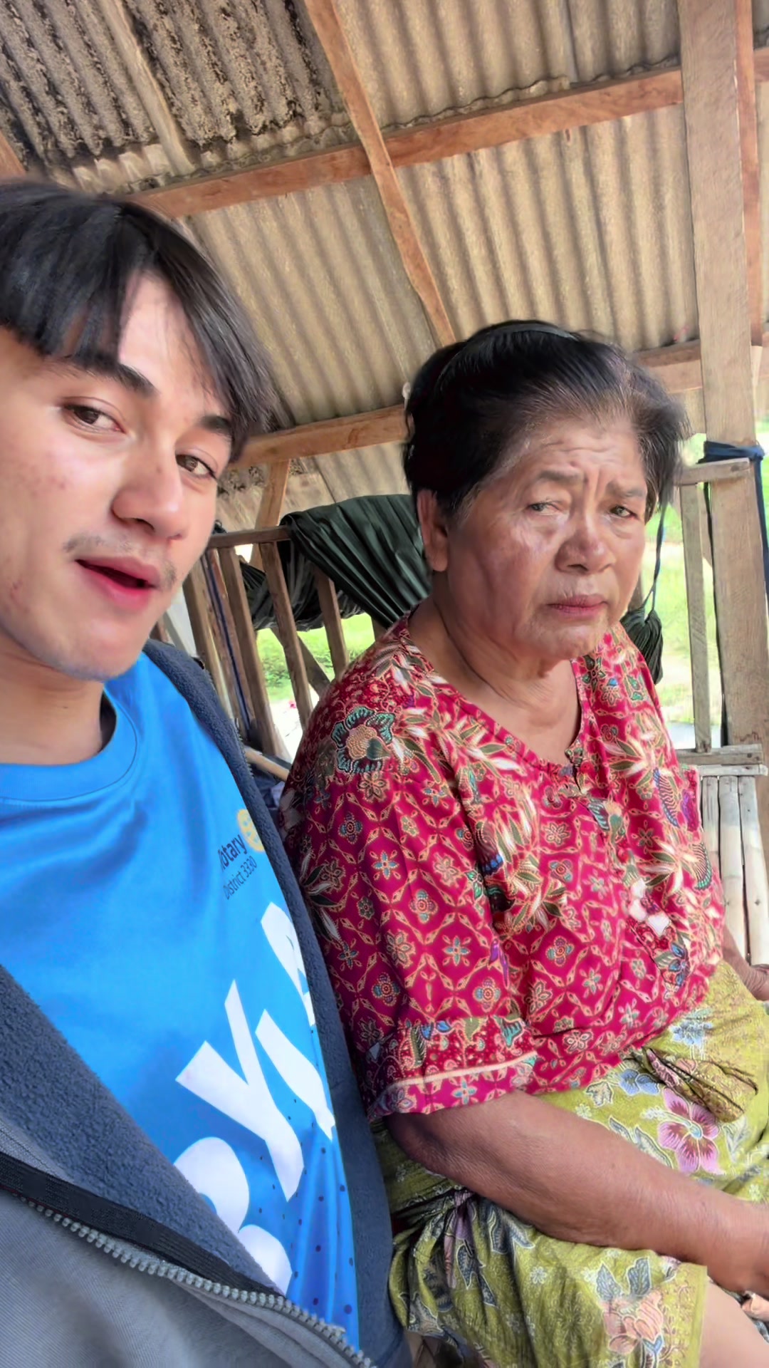 @โจนัสลูกป้าเอียด