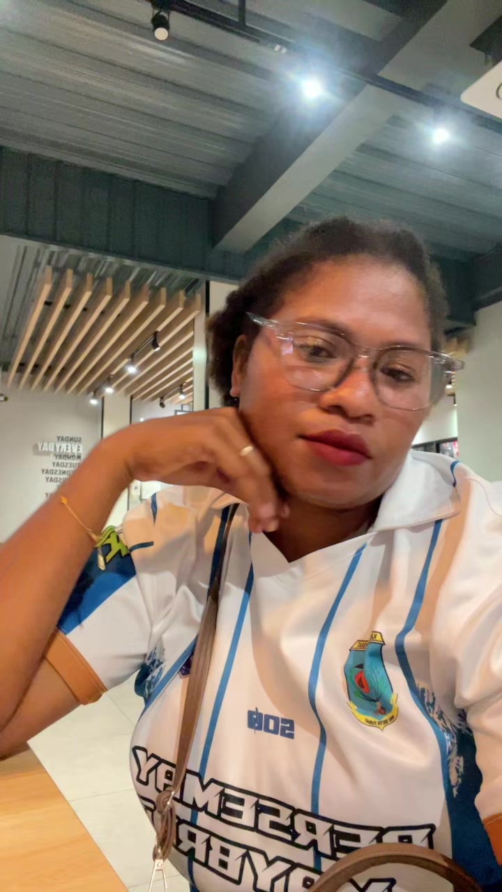 @Mama Glo