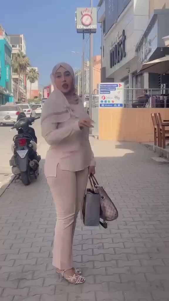 @divaleona369