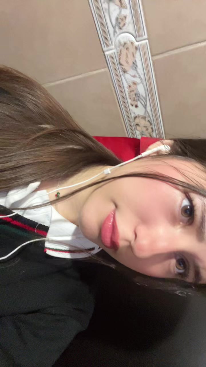 @vanecuab_