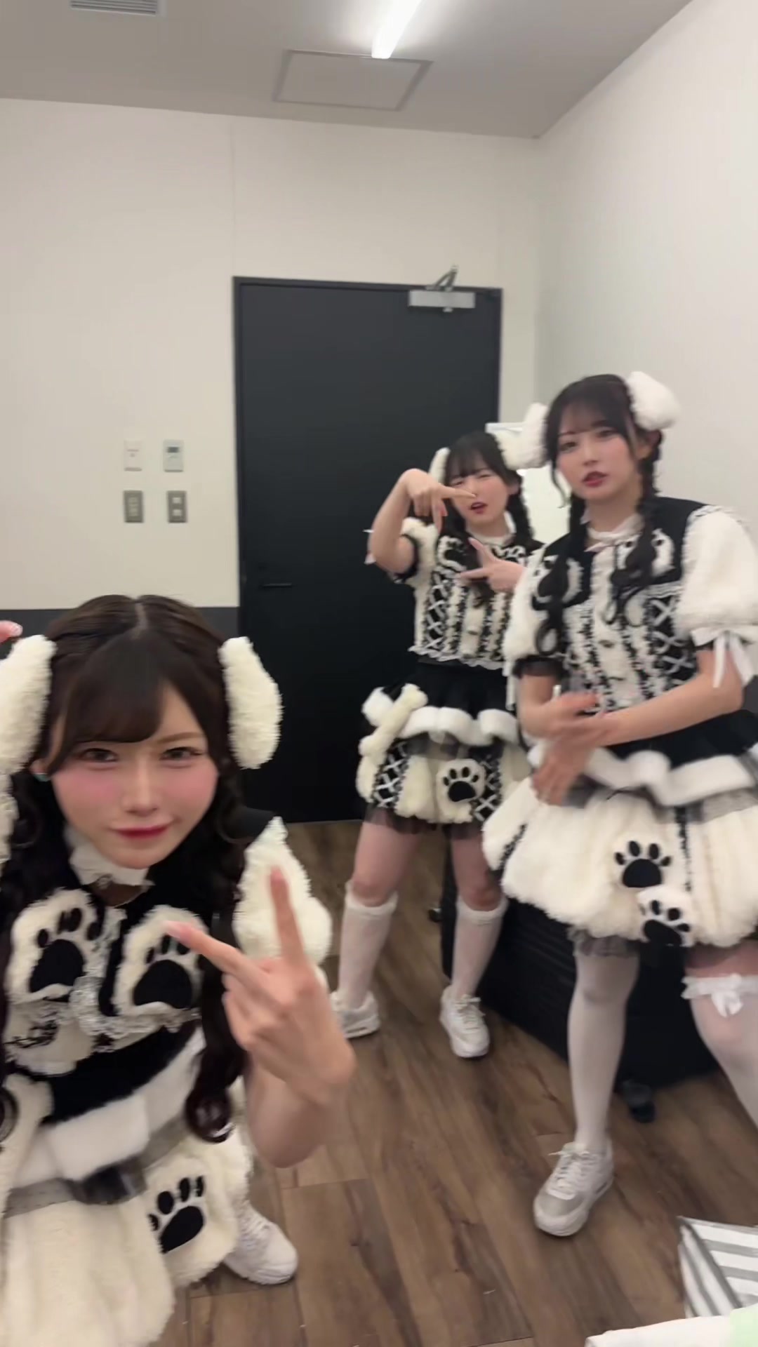 @澪織にいな