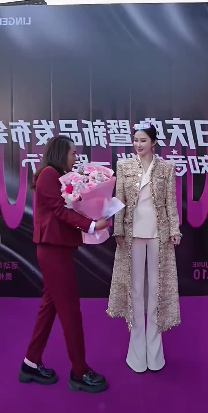@Sally 雪莉 大笑笑