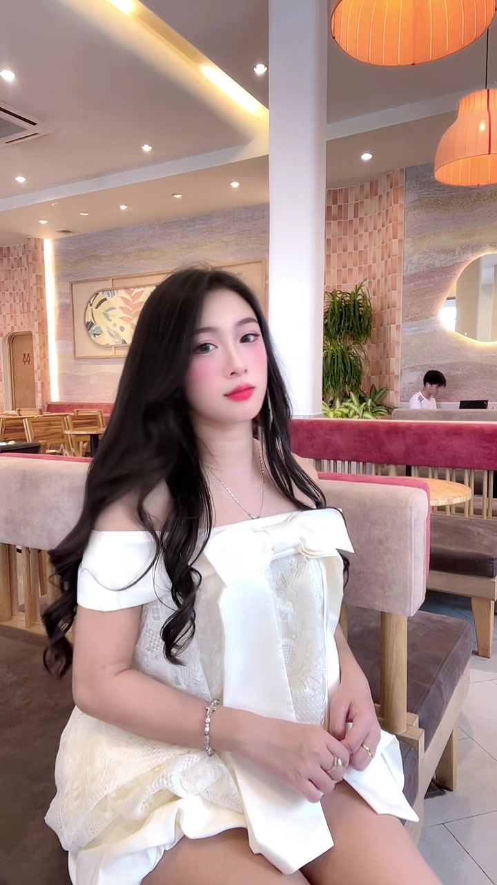 @Phượng th&iacute;ch ngắm m&acirc;y