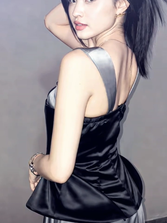 @￴￴𝒹ℯ𝓃𝓃𝓎