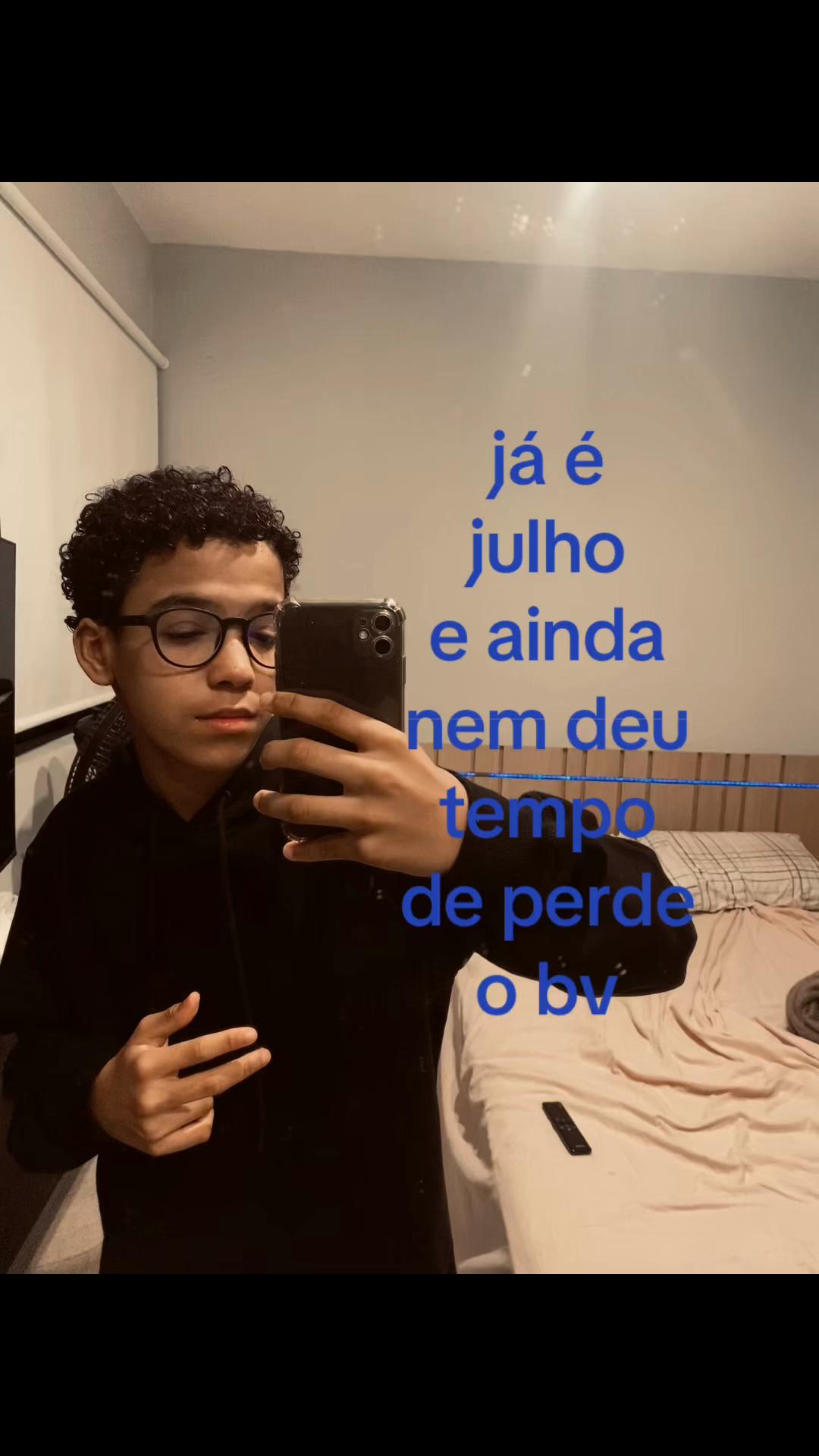 @𝔇𝕍🌪️