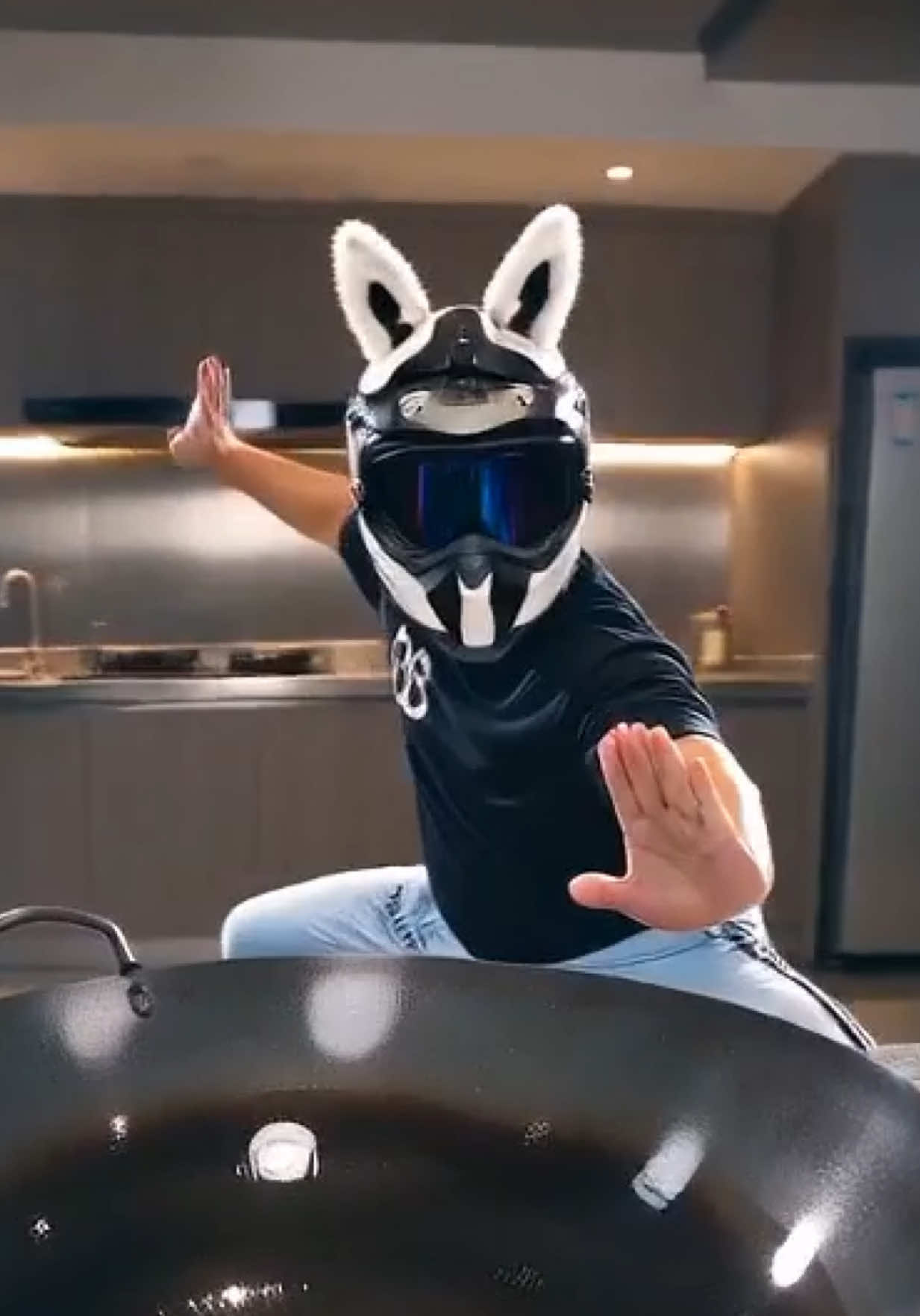 @𝗛𝗲𝗹𝗺𝗲𝘁 𝗕𝗼𝘆 😊🎖️🫡