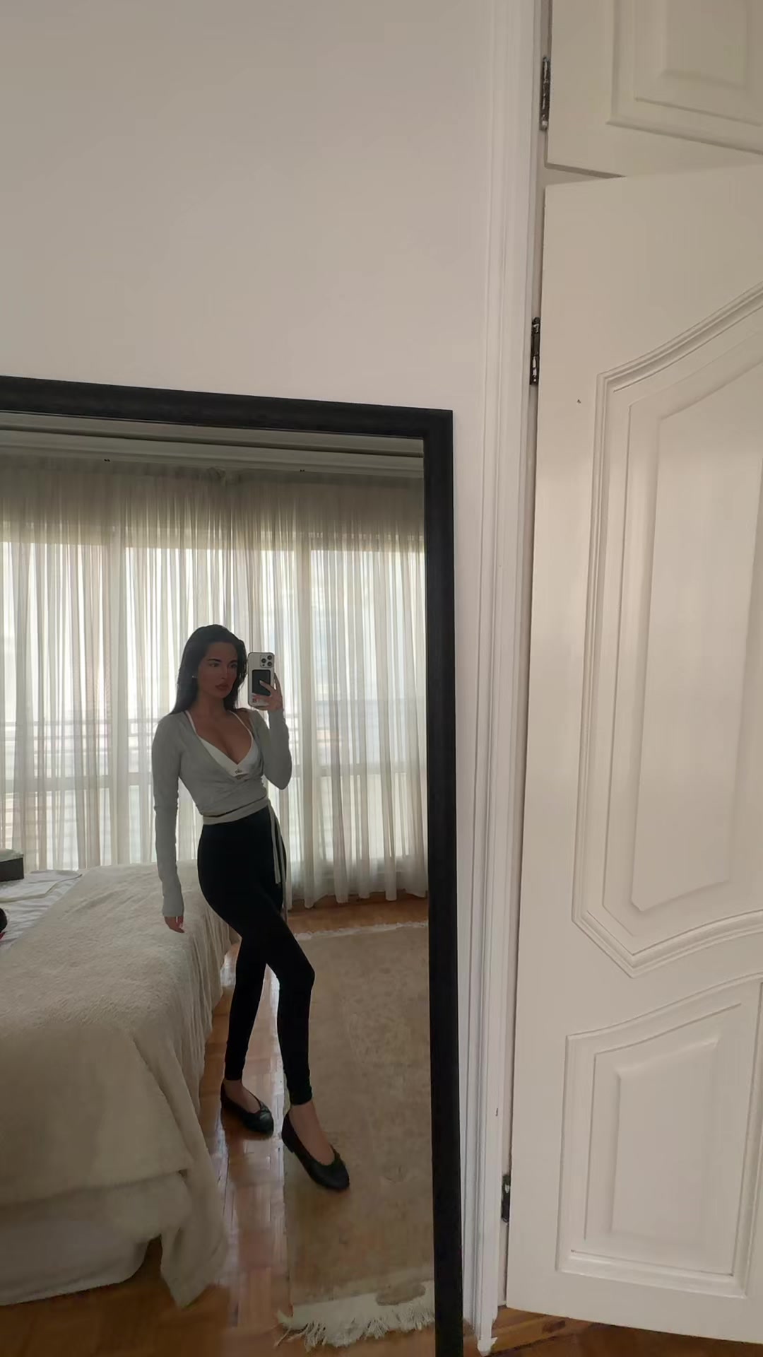 @niloolaa