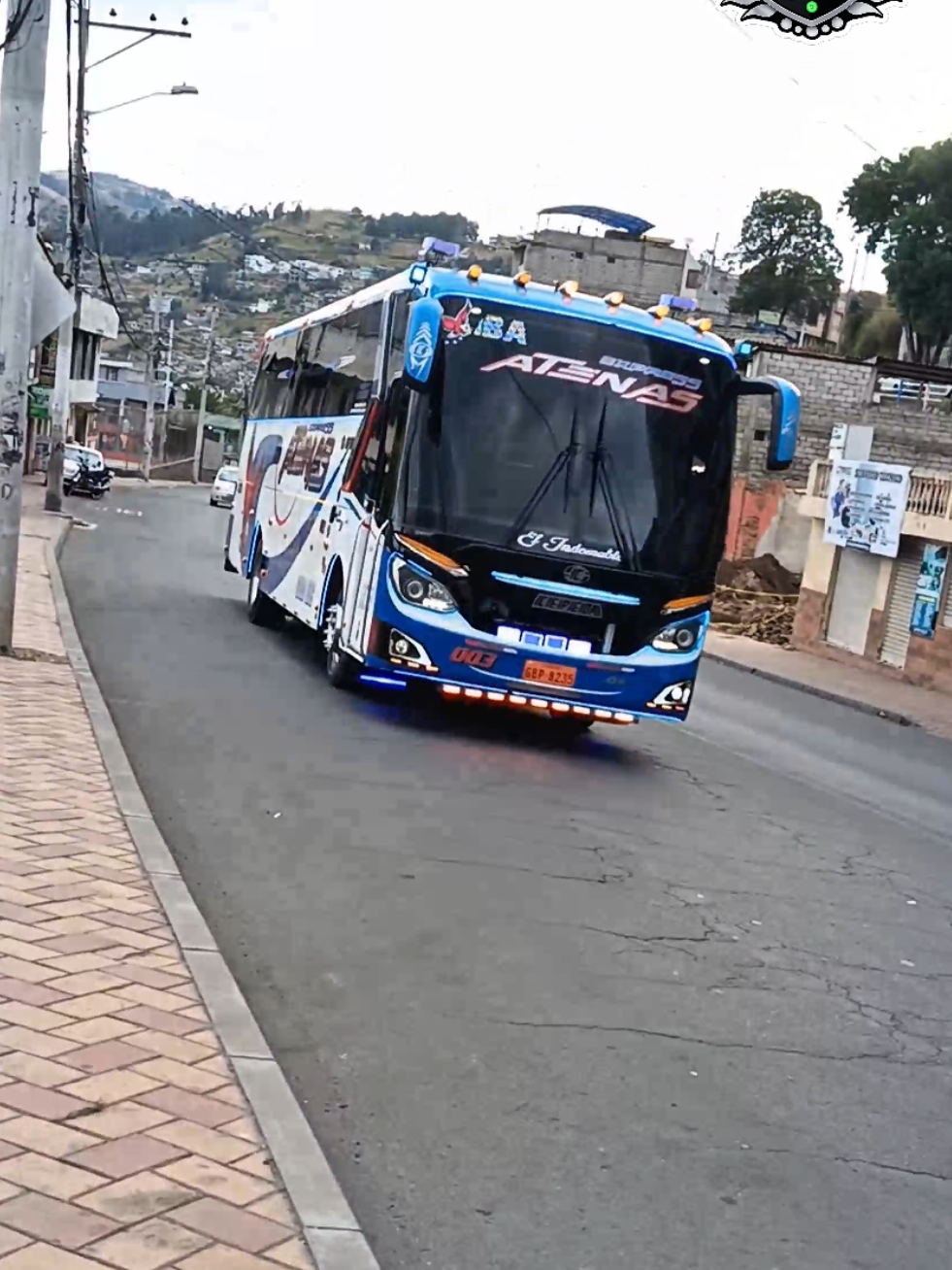 @Alejo_buses