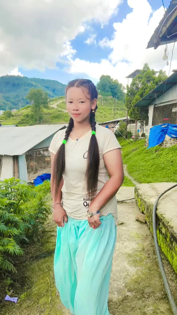 @☦️सोफिया चेपाङ्ग🇳🇵