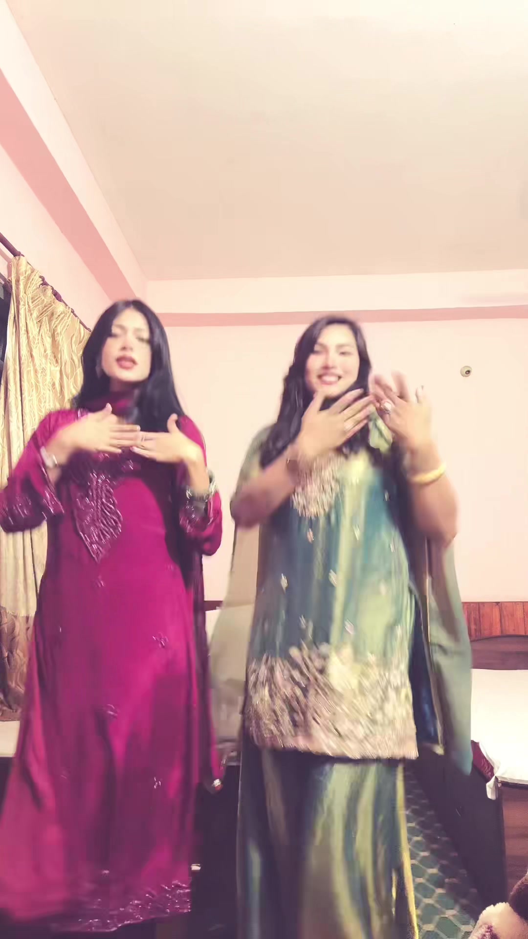 @सृष्टि🌸✨