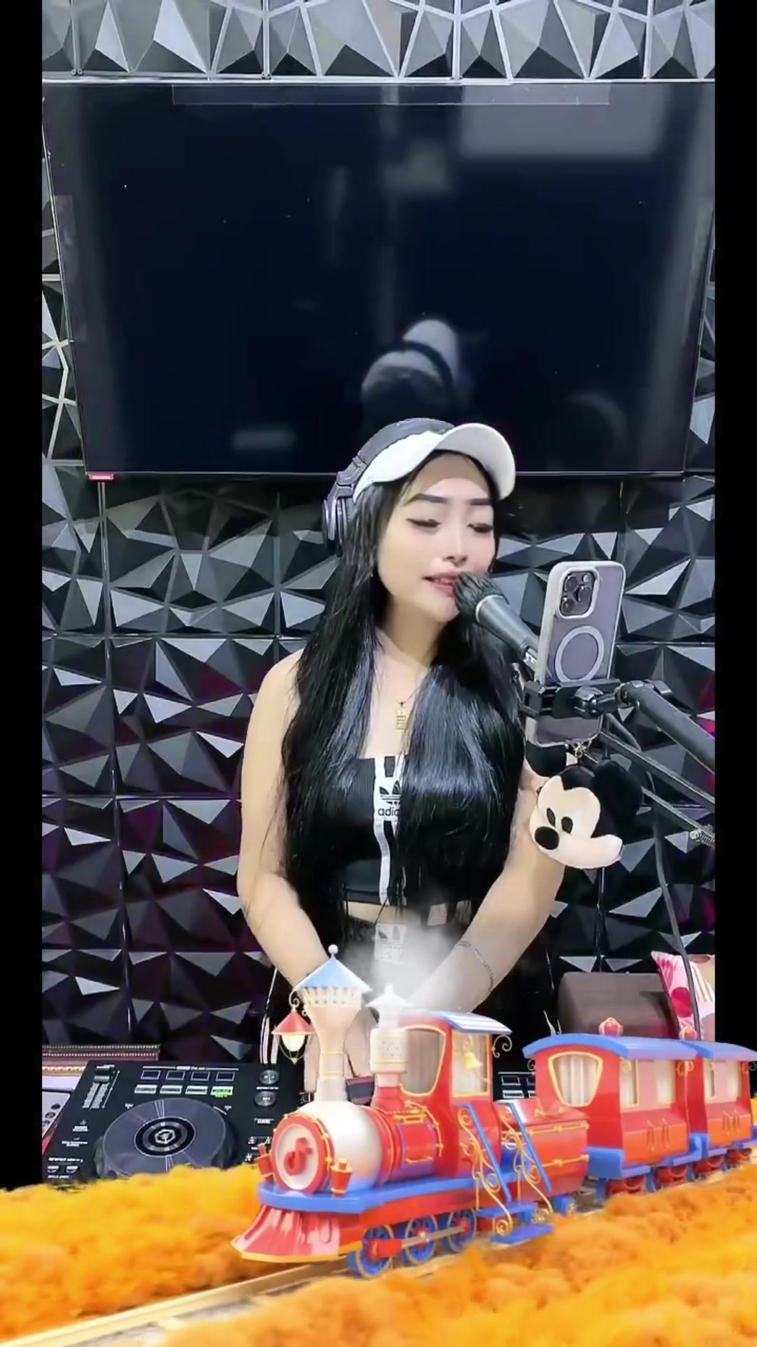 @dj.rini.amora
