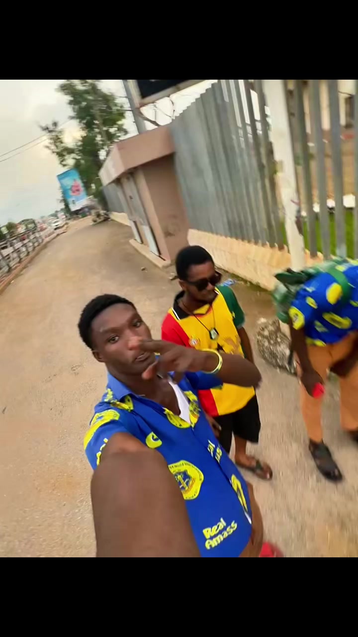 @★彡[LIL-POUNDS🇬🇭]彡★