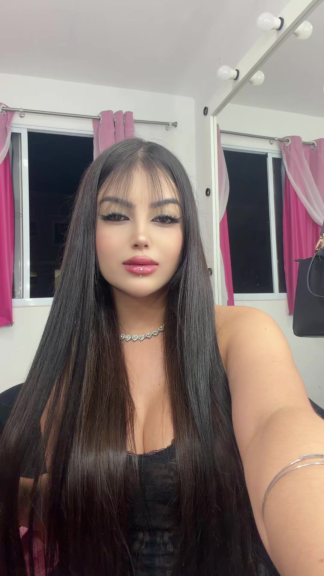 @Mia 🔥🖤
