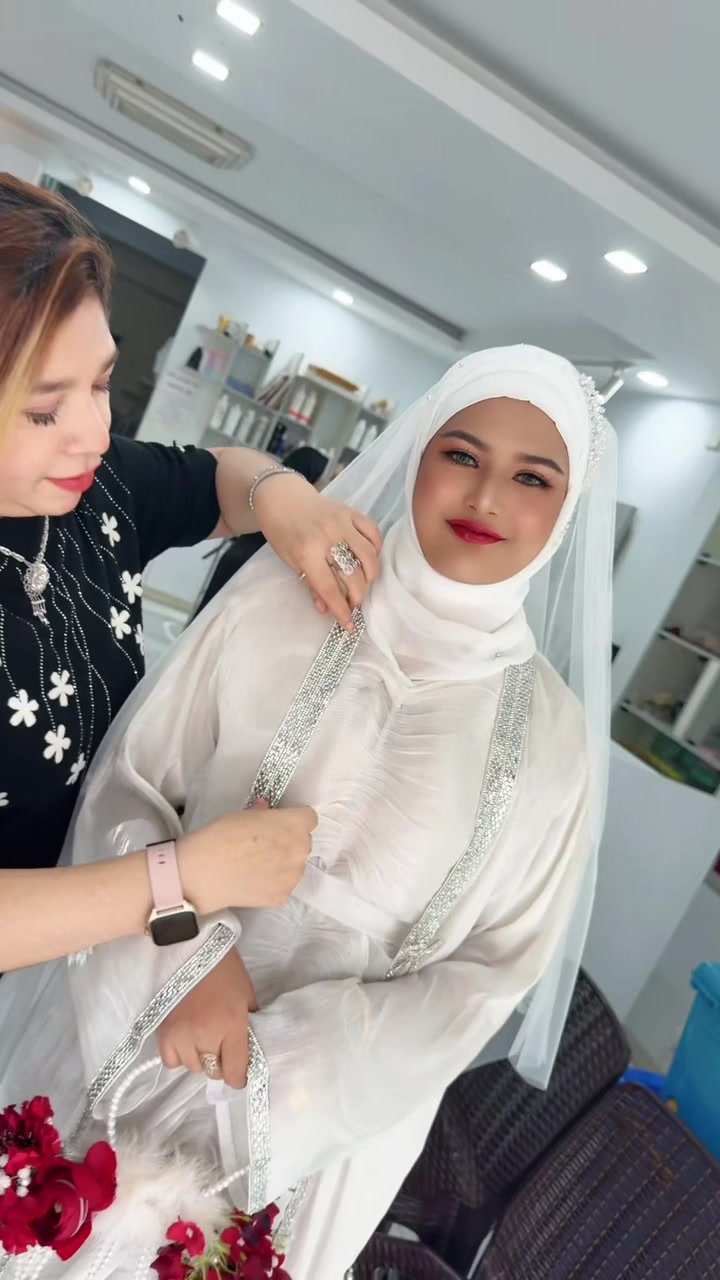 @Thin Malaysia (Makeup Artist)